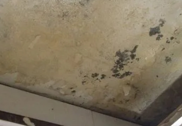 天河阳台漏水维修公司分享下天河卫生间渗水维修需要注意哪些问题。